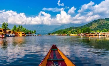 Kashmir Tour Package for Couple ,Dal Lake , Kashmir Tour Package